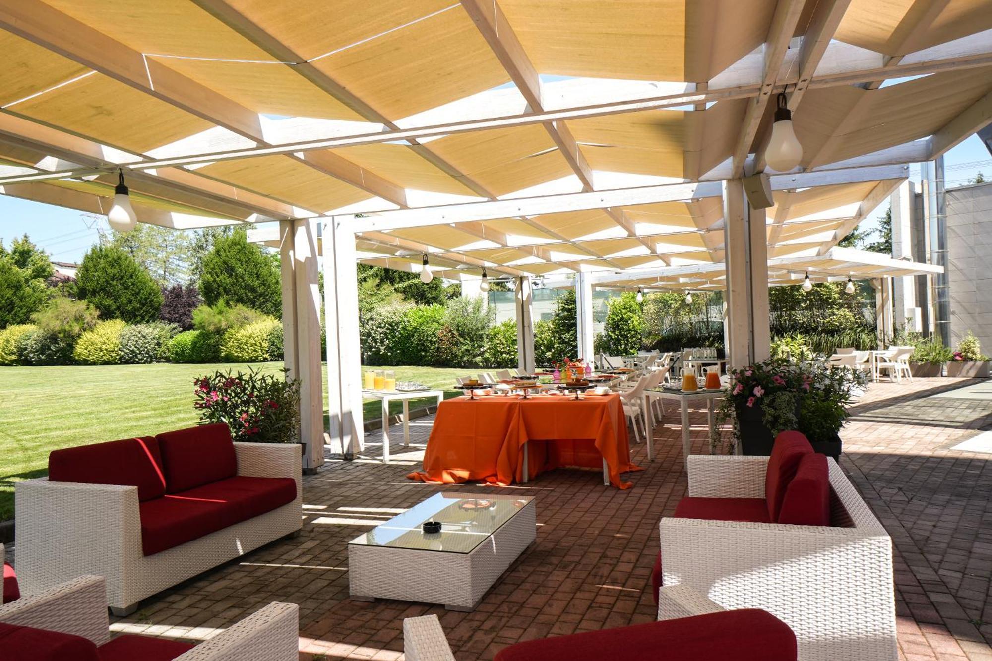 Rmh Modena Des Arts Hotel Exterior foto