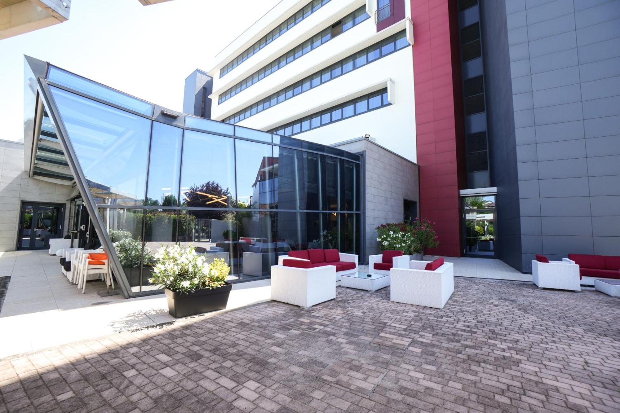 Rmh Modena Des Arts Hotel Exterior foto